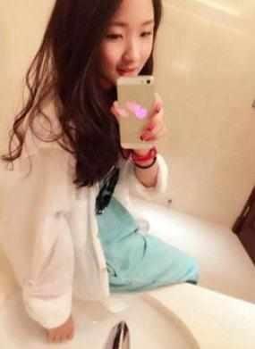 你一定没见过00后小学生化妆，你还在素颜吗?逆!天!了!