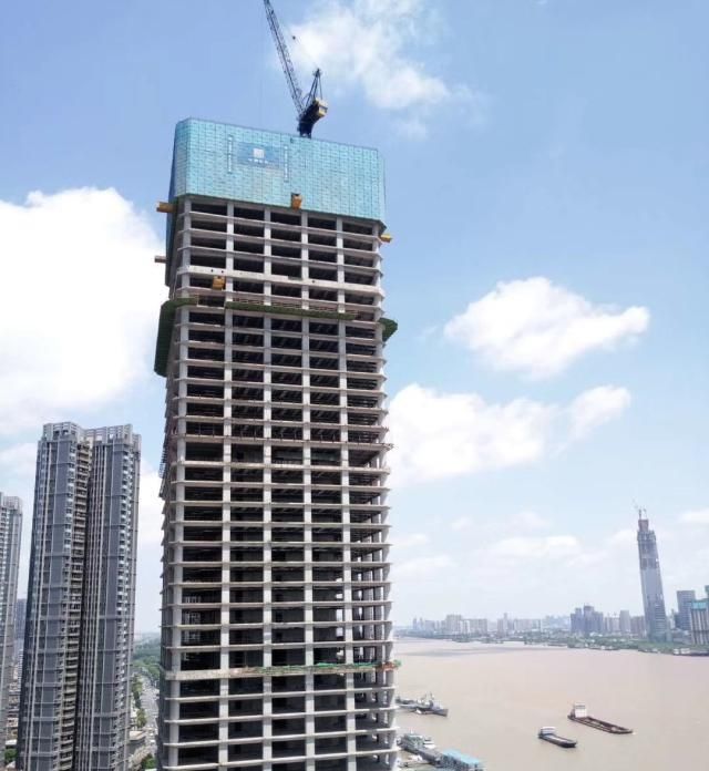  高楼：336米！全国距离长江最近高楼封顶