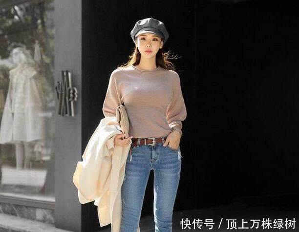 紧绷的紧身牛仔裤,让你显得秀丽迷人,百搭瘦身