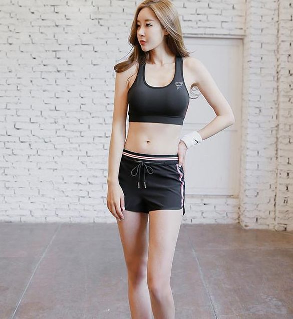 精致甜美的打底裤美女,十分优雅,气质让人心扉荡漾!