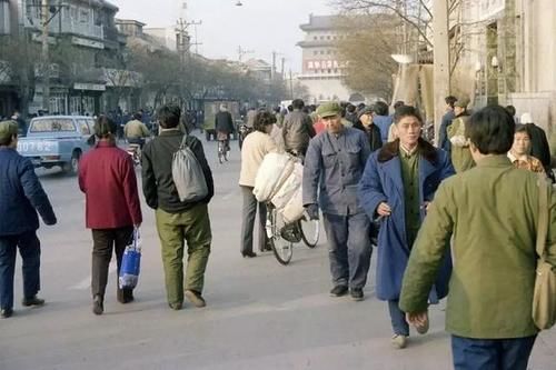  「年代」80年代的军装、军帽照是那么的精气神