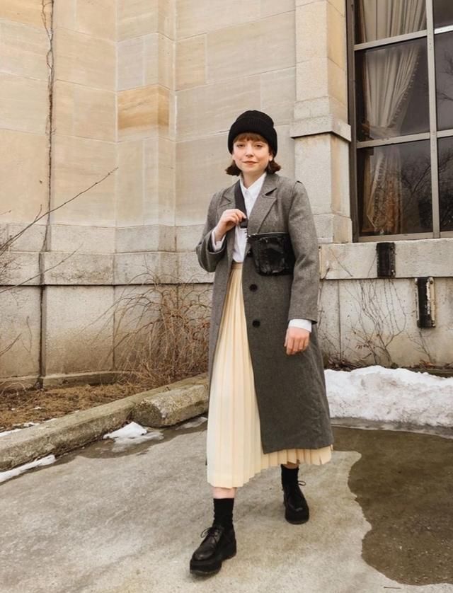  色毛呢大衣■大龄微胖女人春季怎么穿显瘦？跟着这位微胖博主学，你也是女神