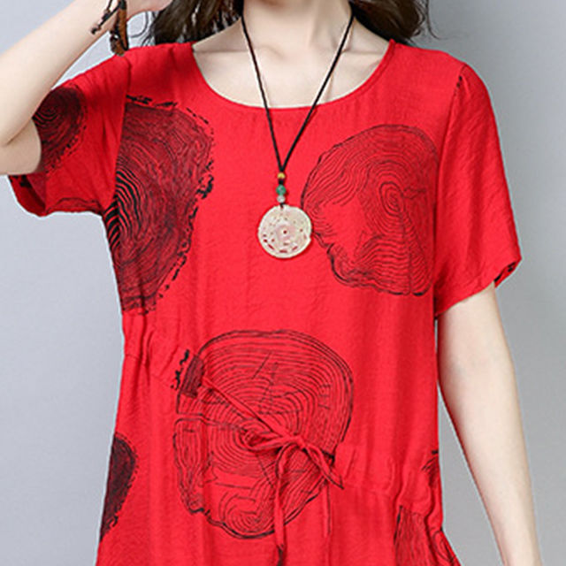 越来越多的女人，不喜欢穿裤子，这样穿凉快又高雅