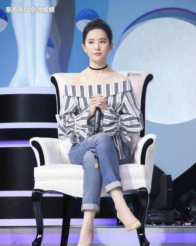 本以为刘亦菲一字肩很气质，看完高圆圆和贾静雯才知道什么叫女神