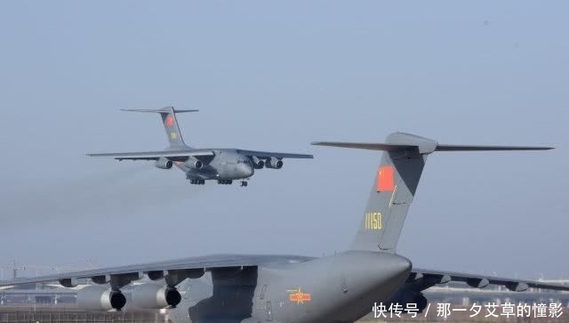  『运输机』8机新照：俯瞰运-20与运-9同框，2型运输机大小是一目了然