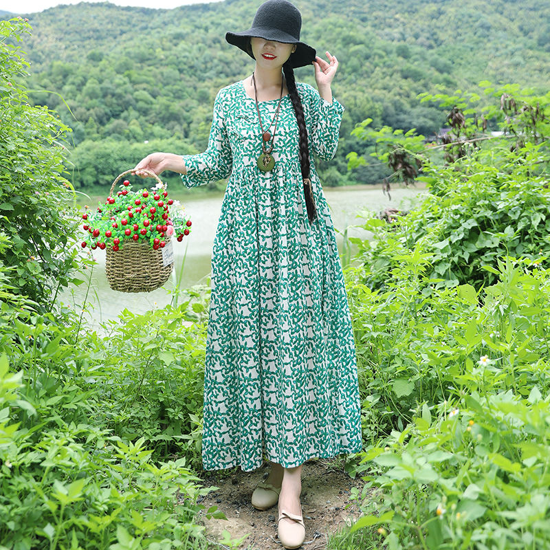 女人过了40岁，穿上这些新款秋裙，不仅减龄还能凸显女人味