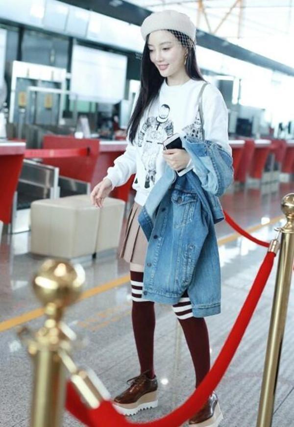 李小璐一身穿搭花五万，却被吐槽衣品辣眼？网友：用力过猛了