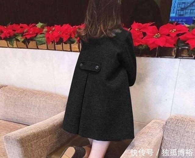  『主流』发现：焦糖色早过时，现主流森系大衣+赫本裙，保暖清新巨减龄