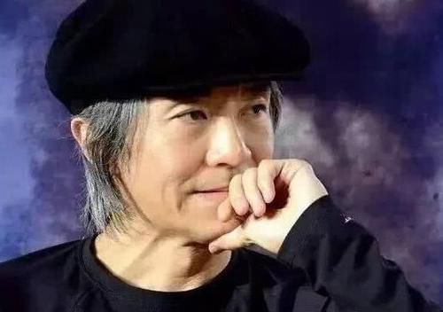  『低调』周星驰凭演技爆红，出道多年超低调，录视频鼓励医护人员超暖心