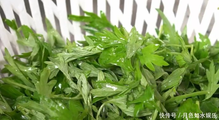  【香甜】又到了吃青团的季节，其实做法很简单，软糯香甜，超级好吃