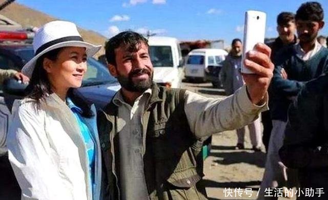 若与巴铁姑娘握手,会有什么后果导游可能你会无法回国!