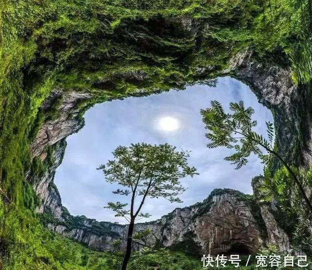 云南省资讯|云南天坑中藏有一个村子,与世隔绝,村民60年未出过