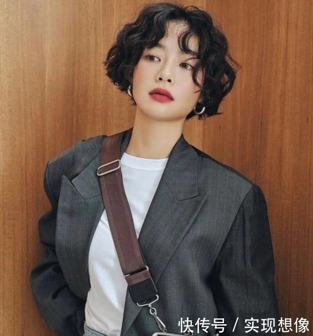  『女生』能够让女生“完全变样”的4款发型，过年这样做，亲戚都夸美