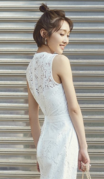 宣璐白色蕾丝秀身材 上演少女系清纯诱惑