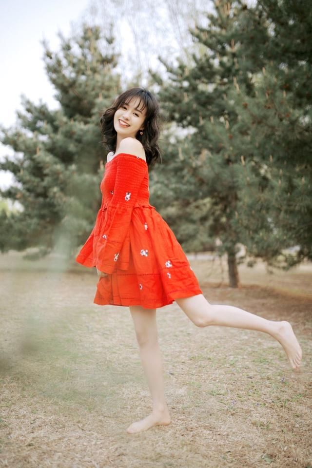 郑合惠子一改甜美可人形象变身文艺女青年，网友：还我“颜末”！