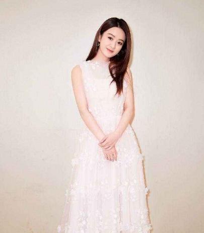 赵丽颖穿恨天高大家能理解,但是王菲这双无底高跟鞋,真的给跪了