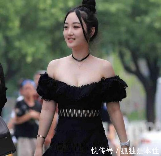 街拍 透视装展现完美好身材, 白皙美腿完全诠释!