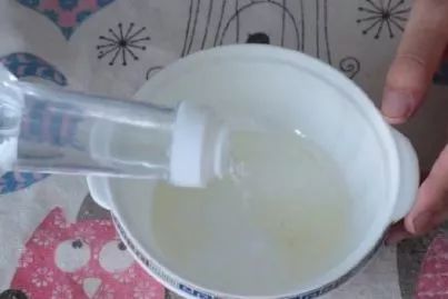 洗洁精:白糖和洗洁精混合在一起,解决了家家户户的困扰,学会受用一生