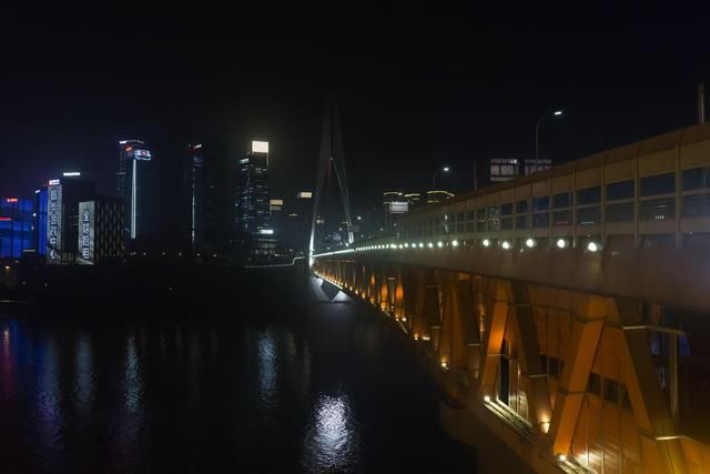 继深圳之后，我国下一个一线城市，重庆有希望吗？