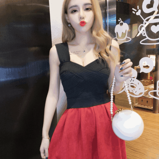 时尚街拍, 小姐姐紧身裤充满个性, 清凉帅气, 凸显优美曲线