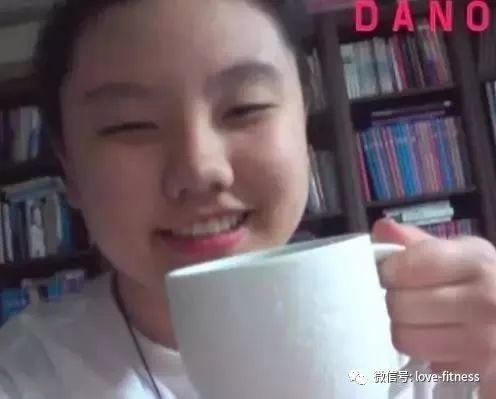 从100公斤减到50公斤,如今她漂亮到亲妈不敢认!