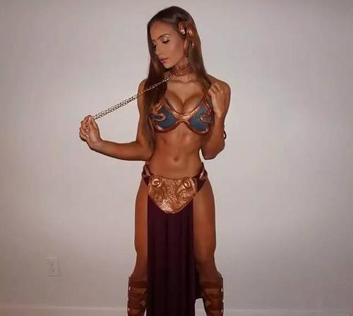 少女拥有绝美翘臀 估价超百万元