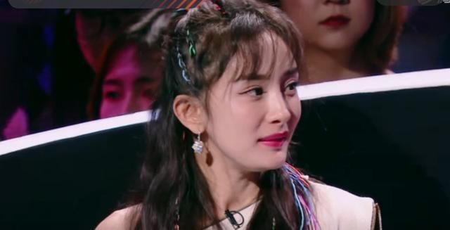 空气刘海真的有毒，杨幂瞬间辣妈变少女