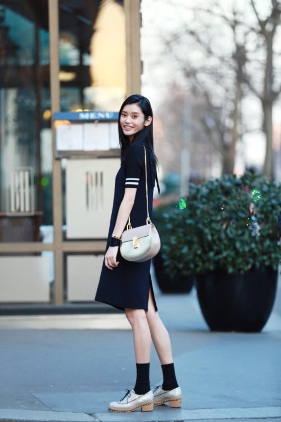 奚梦瑶绝代佳人，举手投足尽显超模气场