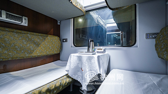 ＂绿巨人＂复兴号动车组服役杭州春运 普速铁路迈入动车时代