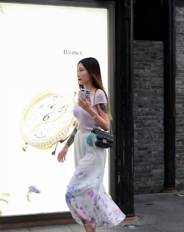  『高腰』高跟鞋搭配牛仔裤,时尚帅气又有女人味