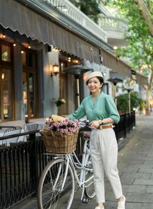  「针织」三木这波高级穿搭如何？针织开衫、衬衫，都被她穿出了该有的魅力