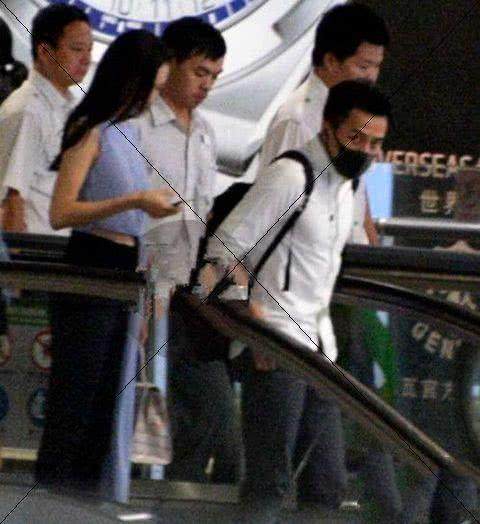 卓伟有曝光刘恺威出轨不雅照, 杨幂沉默了, 网友: 这次脸疼不?