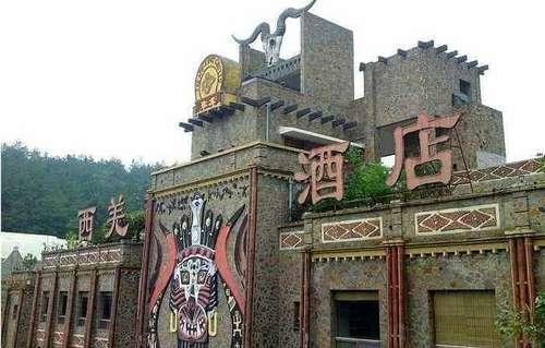 四川有座山，全家上去没2000块根本下不来!连本地人都劝别来