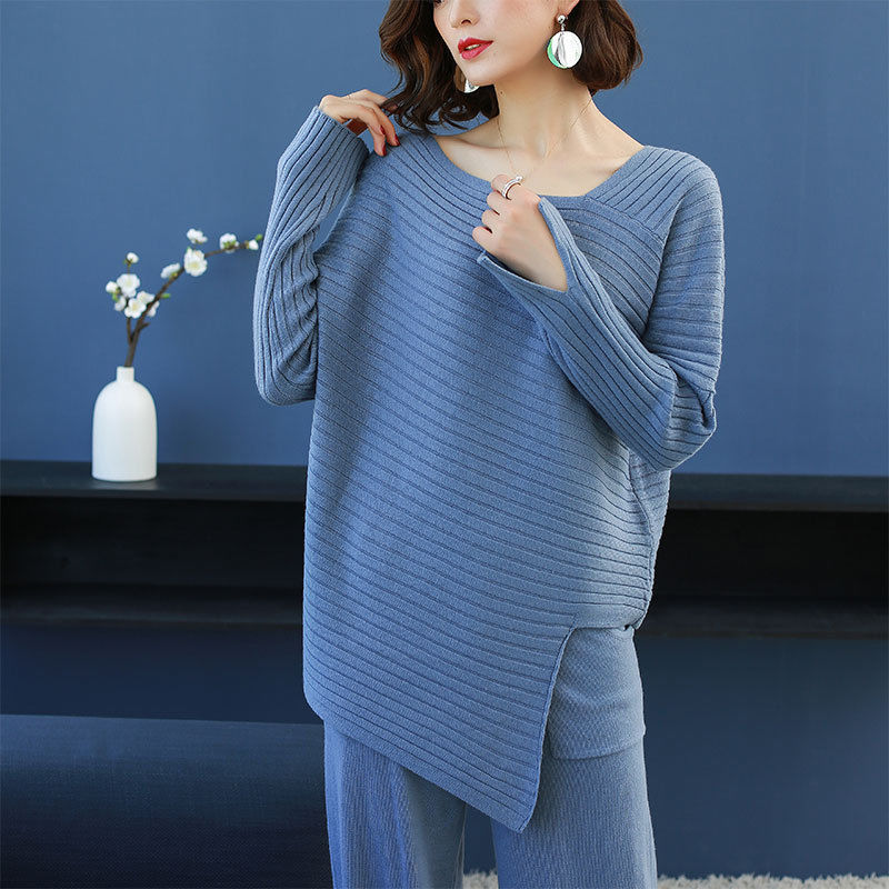 女人啊，初秋别傻傻穿风衣了，9月新上几款套装，显高又减龄