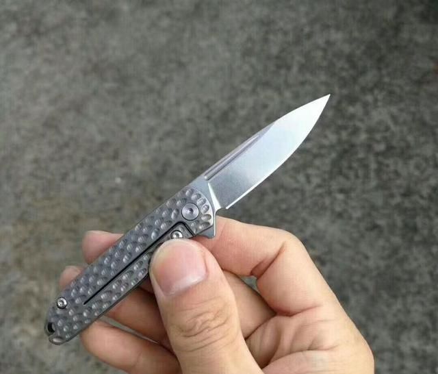 『鉴赏』「鉴赏」绿刺熊牛仔裤轴承折叠刀