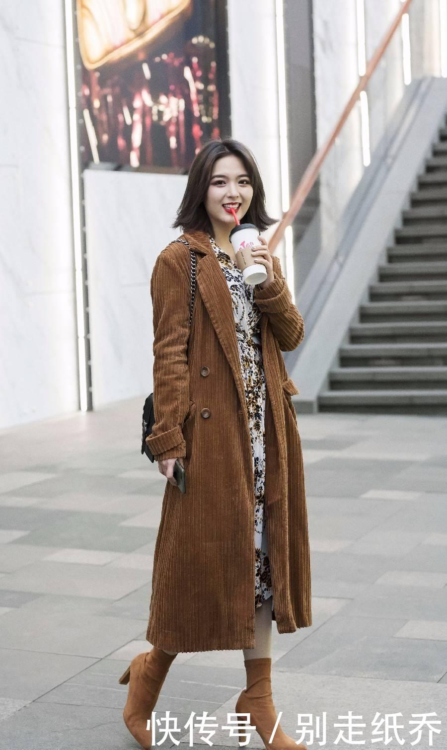 「位美女」街拍:小姐姐妆容和穿搭都非常精致,戴着墨镜特别有气质