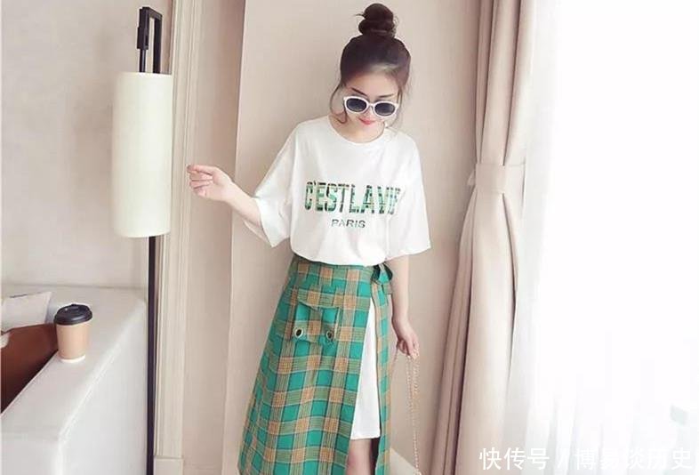 马甲背心■少穿时尚明明今年穿搭趋势是穿两件