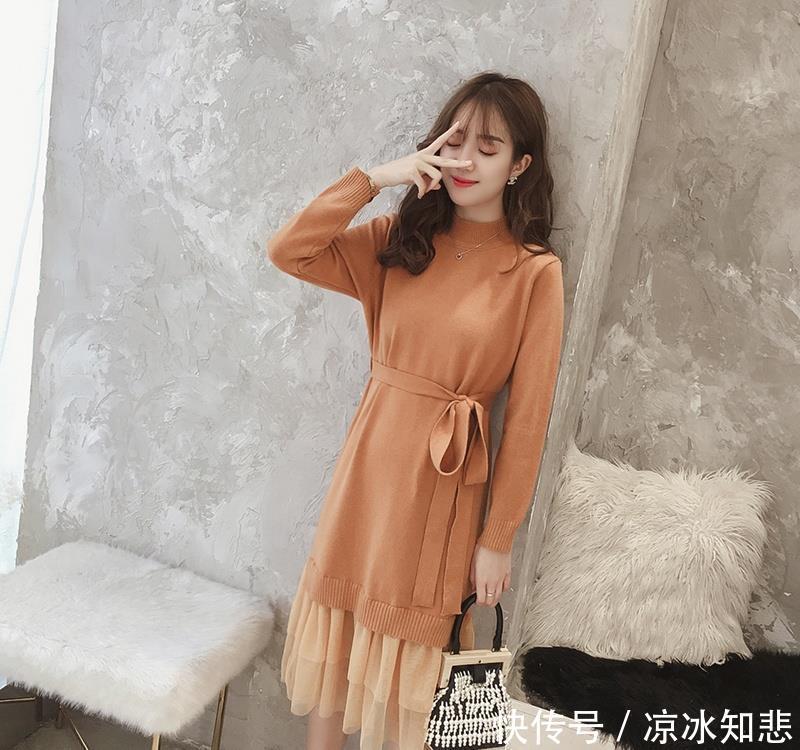  『衣裙』逛街这样穿：毛衣裙 羽绒服！洋气保暖不显臃肿，迷倒一片