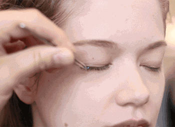 周冬雨刘诗诗能撩倒那么多男神，都是因为这款神奇的“绿叶眼妆”