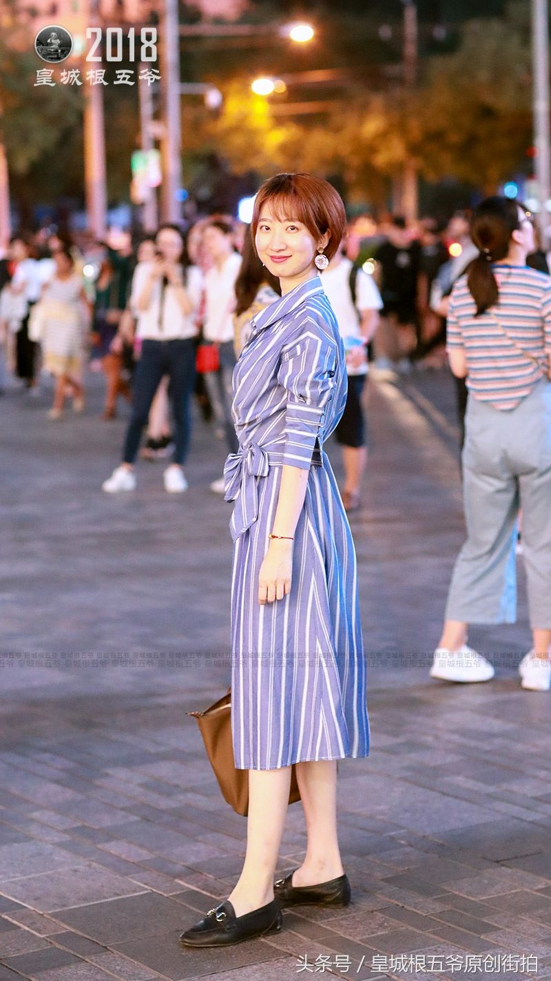 街拍:喜欢标新立异，渴望与众不同的女孩