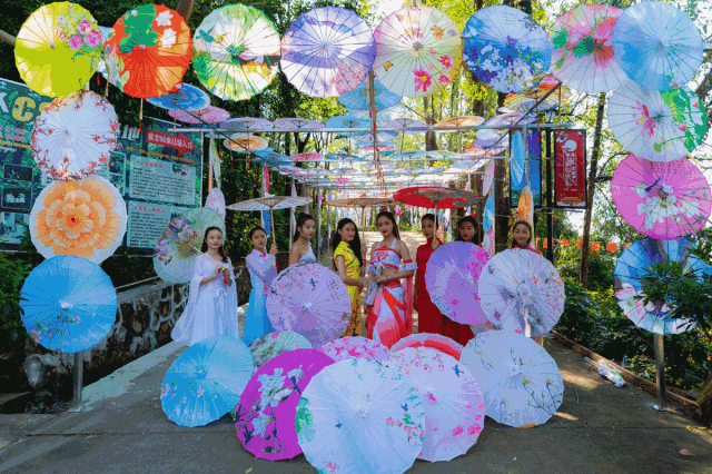 走进一座山，不小心发现山中藏着这样一座神仙寺庙!