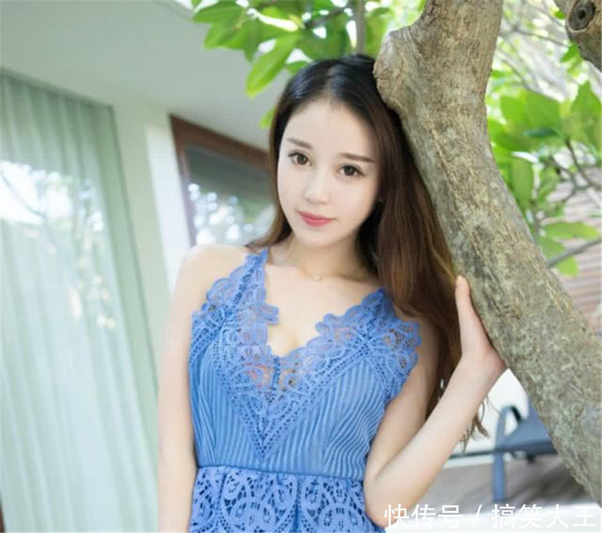 摄影:嫩的出水的小美女一袭深V蕾丝连衣裙,美得让人难以割舍!