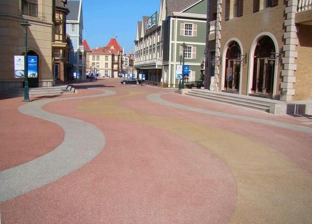  【水泥】农村院子别铺水泥了，现在流行这种新型材料，防滑排水