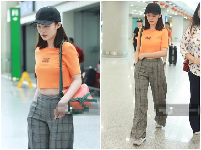 28岁李沁露脐T恤阔腿裤真时尚，性感干练都市时尚范，网友:有料