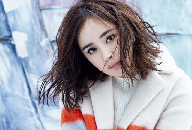 32岁的杨幂和31岁的赵丽颖撞发型，网友：舒畅的短发更加时尚