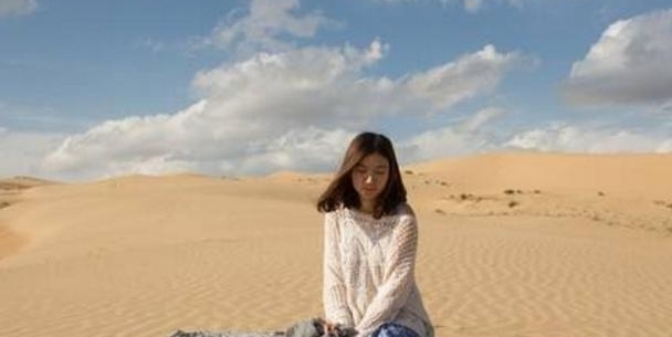 川藏线上的穷游人士,为何都喜欢穿长裙?游客:方便做这3件事