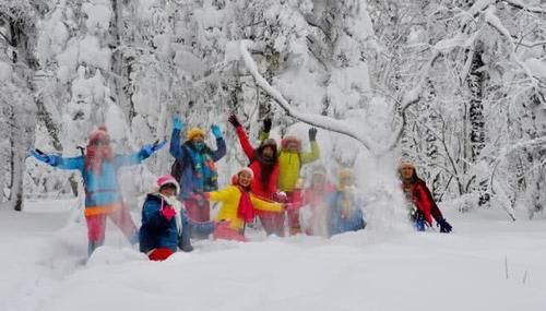 雪乡接不到游客？想多了，如今雪乡更加热闹，一天接待上万游客