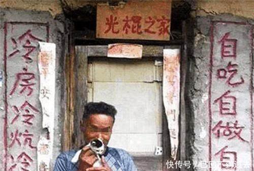 以前老农村的奇葩对联，逗不乐你算你牛！