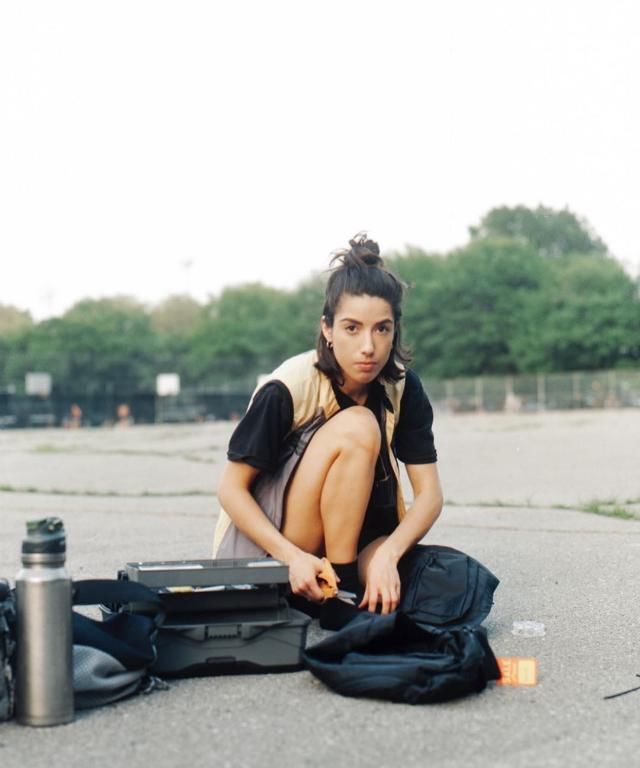  「作品」把篮球变拖鞋的鬼才，居然是个高颜值的宝藏女孩