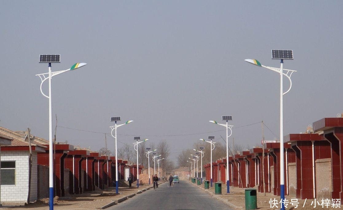  【农民】继“村村通”之后, 村村亮又来了, 农民: 希望这次不再